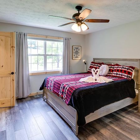 Sevierville Cabin With Private Hot Tub And Fire Pit Exterior photo